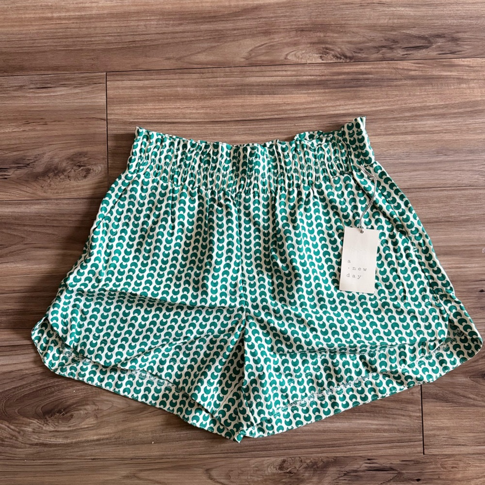 NWT: Women’s Shorts- size: XS
